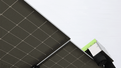 光伏发电效率飙升20% YABO鸭脖环境光伏清洁机器人震撼上市